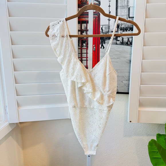 Sam Edelman Tops - Sam Edelman. Size M.White Lace Bodysuit